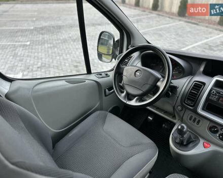 Серый Опель Виваро, объемом двигателя 2 л и пробегом 320 тыс. км за 14500 $, фото 79 на Automoto.ua