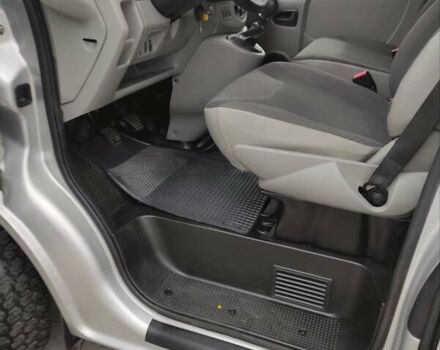 Сірий Опель Віваро, об'ємом двигуна 2 л та пробігом 386 тис. км за 15999 $, фото 32 на Automoto.ua