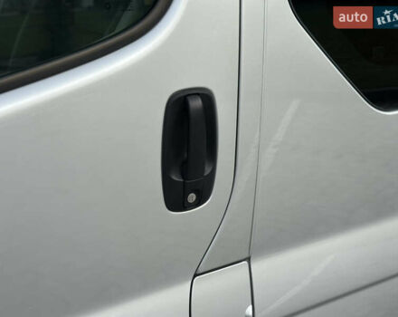 Серый Опель Виваро, объемом двигателя 2 л и пробегом 320 тыс. км за 14500 $, фото 30 на Automoto.ua