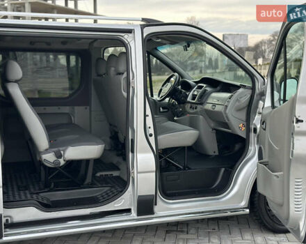 Серый Опель Виваро, объемом двигателя 2 л и пробегом 320 тыс. км за 14500 $, фото 53 на Automoto.ua