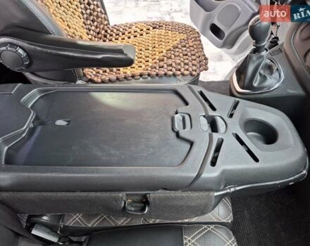 Серый Опель Виваро, объемом двигателя 1.6 л и пробегом 293 тыс. км за 14200 $, фото 39 на Automoto.ua