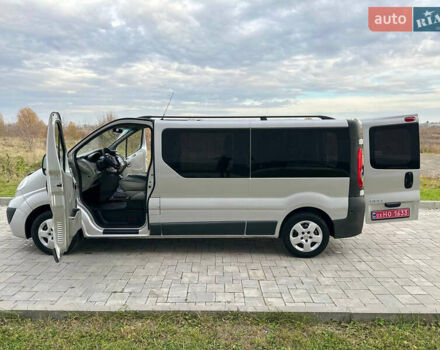 Серый Опель Виваро, объемом двигателя 2 л и пробегом 267 тыс. км за 17000 $, фото 15 на Automoto.ua