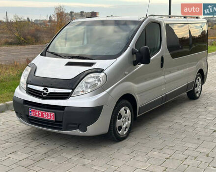 Серый Опель Виваро, объемом двигателя 2 л и пробегом 267 тыс. км за 17000 $, фото 6 на Automoto.ua