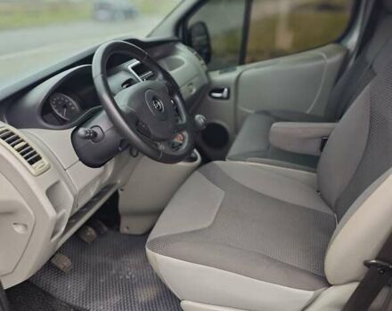 Серый Опель Виваро, объемом двигателя 2 л и пробегом 200 тыс. км за 16700 $, фото 6 на Automoto.ua