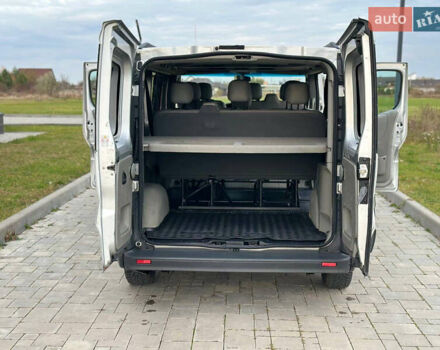 Серый Опель Виваро, объемом двигателя 2 л и пробегом 267 тыс. км за 17000 $, фото 12 на Automoto.ua