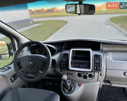 Сірий Опель Віваро, об'ємом двигуна 2 л та пробігом 263 тис. км за 16500 $, фото 20 на Automoto.ua