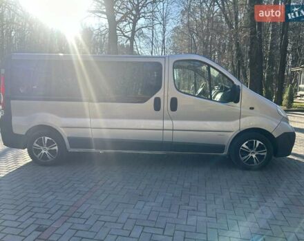 Серый Опель Виваро, объемом двигателя 2 л и пробегом 273 тыс. км за 14800 $, фото 4 на Automoto.ua