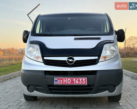 Сірий Опель Віваро, об'ємом двигуна 2 л та пробігом 263 тис. км за 16500 $, фото 3 на Automoto.ua