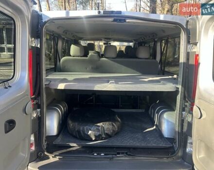 Серый Опель Виваро, объемом двигателя 2 л и пробегом 273 тыс. км за 14800 $, фото 8 на Automoto.ua