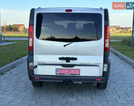 Серый Опель Виваро, объемом двигателя 2 л и пробегом 270 тыс. км за 16750 $, фото 5 на Automoto.ua