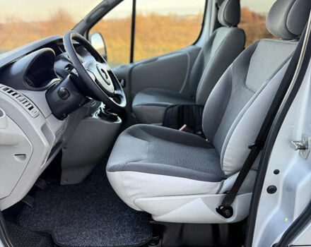 Серый Опель Виваро, объемом двигателя 2 л и пробегом 270 тыс. км за 16750 $, фото 10 на Automoto.ua