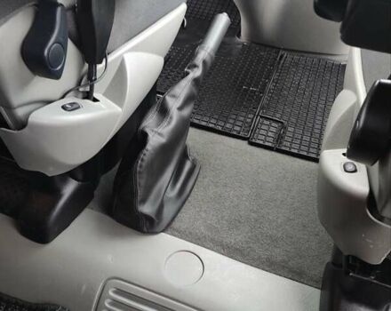 Сірий Опель Віваро, об'ємом двигуна 2 л та пробігом 222 тис. км за 14999 $, фото 35 на Automoto.ua