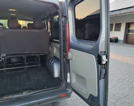 Сірий Опель Віваро, об'ємом двигуна 2 л та пробігом 250 тис. км за 9200 $, фото 17 на Automoto.ua