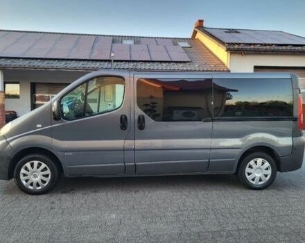 Сірий Опель Віваро, об'ємом двигуна 2 л та пробігом 250 тис. км за 9200 $, фото 6 на Automoto.ua