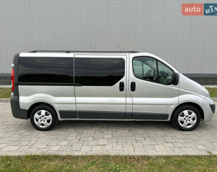 Серый Опель Виваро, объемом двигателя 2 л и пробегом 267 тыс. км за 17000 $, фото 1 на Automoto.ua