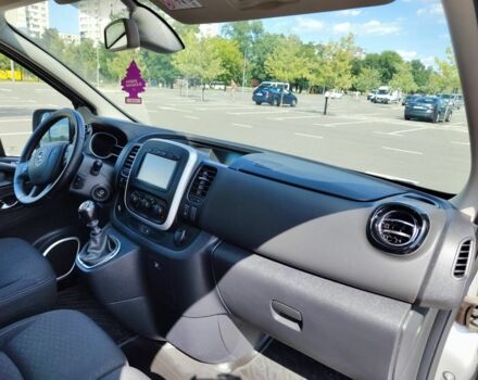 Серый Опель Виваро, объемом двигателя 1.6 л и пробегом 175 тыс. км за 16000 $, фото 6 на Automoto.ua