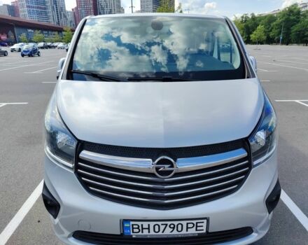 Серый Опель Виваро, объемом двигателя 1.6 л и пробегом 175 тыс. км за 16000 $, фото 2 на Automoto.ua