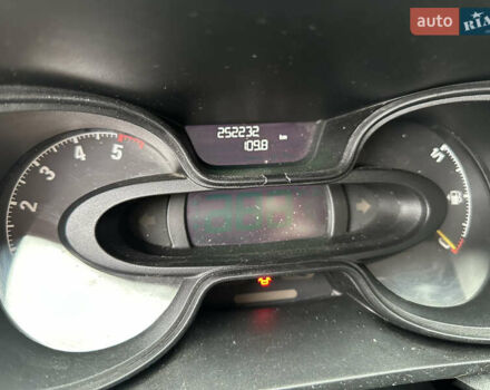 Серый Опель Виваро, объемом двигателя 1.6 л и пробегом 252 тыс. км за 10000 $, фото 10 на Automoto.ua