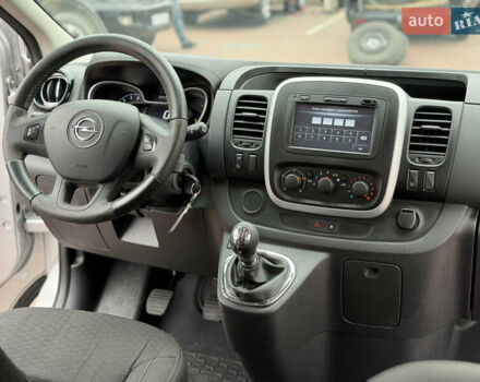 Сірий Опель Віваро, об'ємом двигуна 1.6 л та пробігом 190 тис. км за 15300 $, фото 31 на Automoto.ua