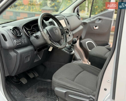 Сірий Опель Віваро, об'ємом двигуна 1.6 л та пробігом 190 тис. км за 15300 $, фото 16 на Automoto.ua