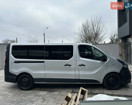 Серый Опель Виваро, объемом двигателя 1.6 л и пробегом 252 тыс. км за 10000 $, фото 1 на Automoto.ua