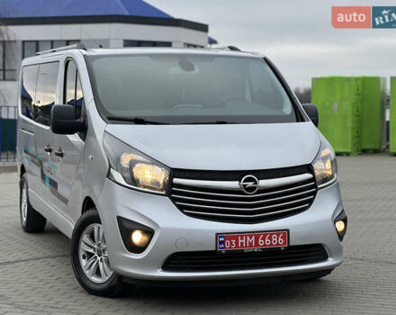 Серый Опель Виваро, объемом двигателя 1.6 л и пробегом 306 тыс. км за 15950 $, фото 3 на Automoto.ua