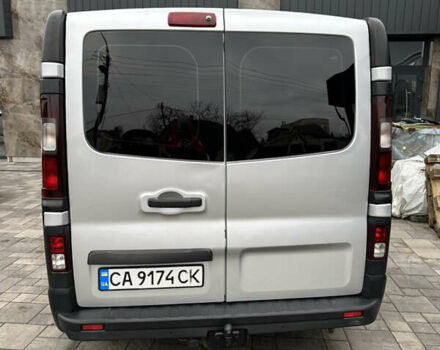 Серый Опель Виваро, объемом двигателя 1.6 л и пробегом 252 тыс. км за 10000 $, фото 2 на Automoto.ua