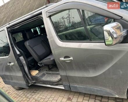 Серый Опель Виваро, объемом двигателя 1.6 л и пробегом 290 тыс. км за 14000 $, фото 2 на Automoto.ua