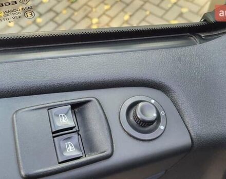 Серый Опель Виваро, объемом двигателя 1.6 л и пробегом 310 тыс. км за 15900 $, фото 31 на Automoto.ua