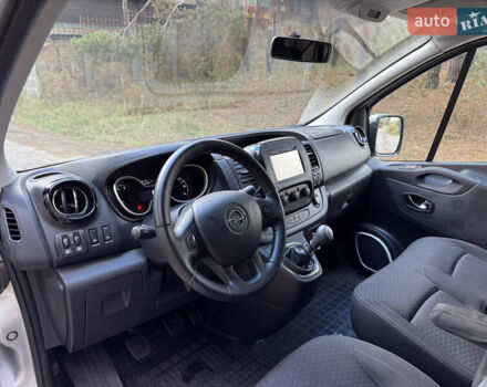 Серый Опель Виваро, объемом двигателя 1.6 л и пробегом 235 тыс. км за 15500 $, фото 14 на Automoto.ua