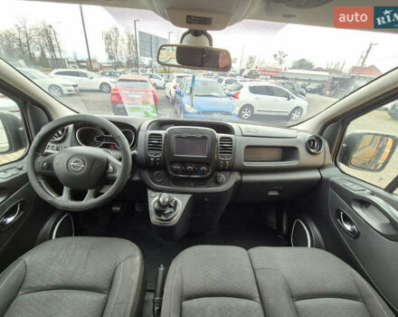 Серый Опель Виваро, объемом двигателя 1.6 л и пробегом 239 тыс. км за 12999 $, фото 16 на Automoto.ua