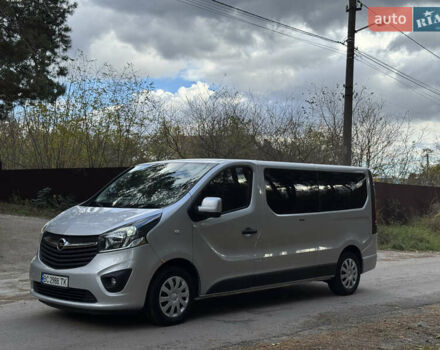 Серый Опель Виваро, объемом двигателя 1.6 л и пробегом 235 тыс. км за 15500 $, фото 2 на Automoto.ua