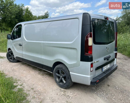 Серый Опель Виваро, объемом двигателя 1.6 л и пробегом 312 тыс. км за 12500 $, фото 3 на Automoto.ua