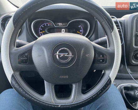 Серый Опель Виваро, объемом двигателя 1.6 л и пробегом 210 тыс. км за 15000 $, фото 32 на Automoto.ua