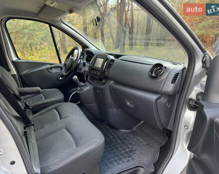 Серый Опель Виваро, объемом двигателя 1.6 л и пробегом 235 тыс. км за 15500 $, фото 16 на Automoto.ua