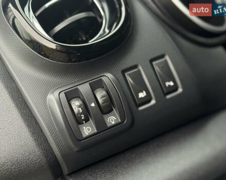 Серый Опель Виваро, объемом двигателя 1.6 л и пробегом 184 тыс. км за 16800 $, фото 36 на Automoto.ua