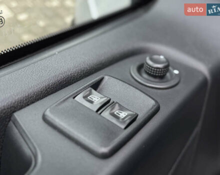 Серый Опель Виваро, объемом двигателя 1.6 л и пробегом 184 тыс. км за 16800 $, фото 31 на Automoto.ua