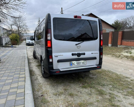 Серый Опель Виваро, объемом двигателя 1.6 л и пробегом 238 тыс. км за 17000 $, фото 3 на Automoto.ua