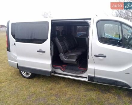 Серый Опель Виваро, объемом двигателя 1.6 л и пробегом 259 тыс. км за 17800 $, фото 4 на Automoto.ua