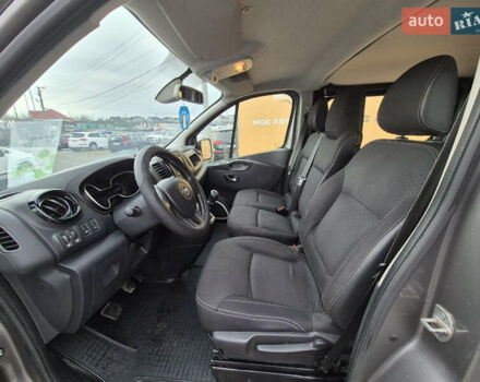 Серый Опель Виваро, объемом двигателя 1.6 л и пробегом 239 тыс. км за 12999 $, фото 11 на Automoto.ua