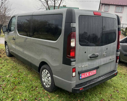 Серый Опель Виваро, объемом двигателя 1.6 л и пробегом 260 тыс. км за 15950 $, фото 2 на Automoto.ua