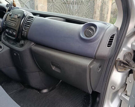 Сірий Опель Віваро, об'ємом двигуна 1.6 л та пробігом 298 тис. км за 16600 $, фото 11 на Automoto.ua