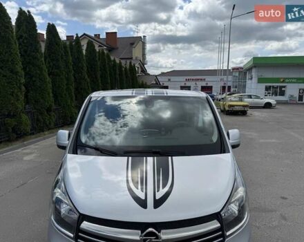 Серый Опель Виваро, объемом двигателя 1.6 л и пробегом 229 тыс. км за 20999 $, фото 2 на Automoto.ua