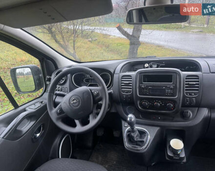 Серый Опель Виваро, объемом двигателя 1.6 л и пробегом 260 тыс. км за 15950 $, фото 11 на Automoto.ua