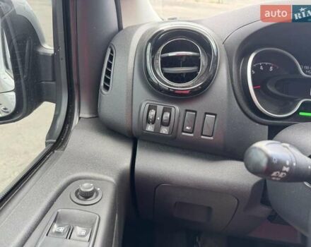 Серый Опель Виваро, объемом двигателя 1.6 л и пробегом 229 тыс. км за 20999 $, фото 6 на Automoto.ua