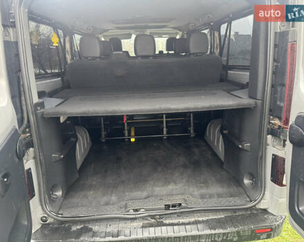 Серый Опель Виваро, объемом двигателя 1.6 л и пробегом 260 тыс. км за 15950 $, фото 7 на Automoto.ua