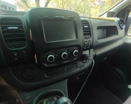 Серый Опель Виваро, объемом двигателя 1.6 л и пробегом 256 тыс. км за 17500 $, фото 2 на Automoto.ua