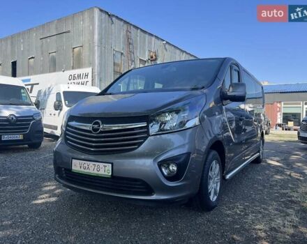 Сірий Опель Віваро, об'ємом двигуна 0 л та пробігом 193 тис. км за 20350 $, фото 1 на Automoto.ua