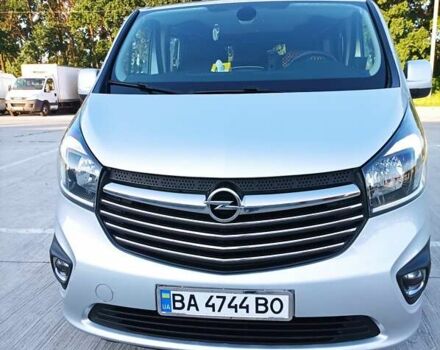 Серый Опель Виваро, объемом двигателя 1.6 л и пробегом 290 тыс. км за 22400 $, фото 2 на Automoto.ua