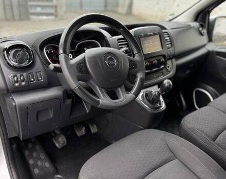 Серый Опель Виваро, объемом двигателя 1.6 л и пробегом 229 тыс. км за 20800 $, фото 10 на Automoto.ua